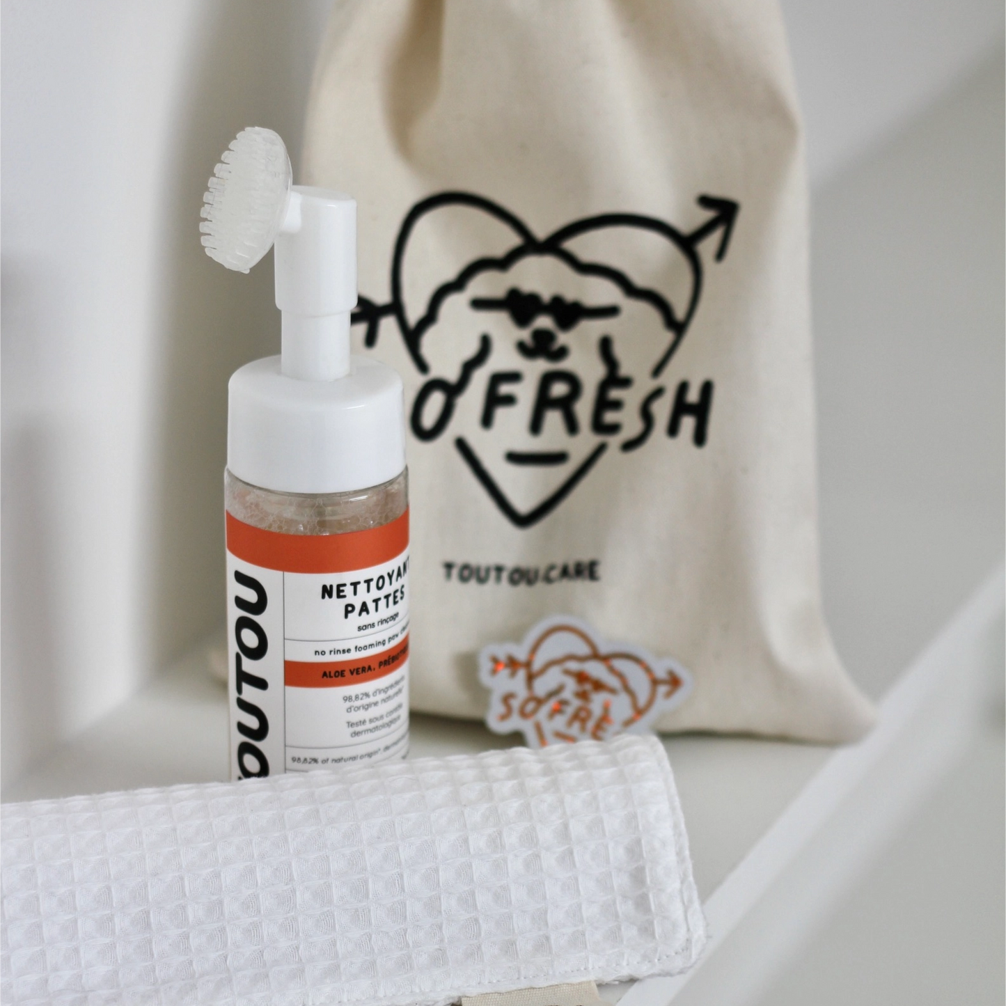 Nachfüllbarer Pfotenreiniger für Hunde